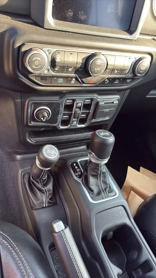 2022 BMW i4 BEV 83.9KWH,autocango,china used car exporter,china ev exporter,chinese used car exporter,chinese used ev exporter