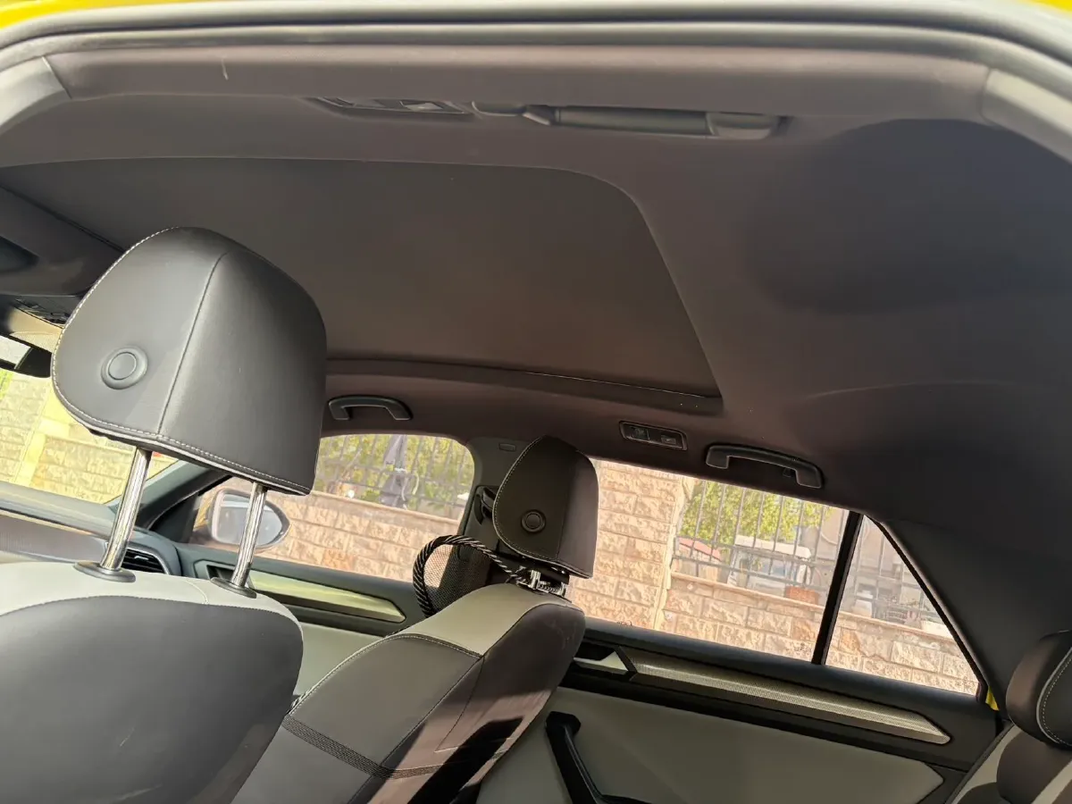 2023 Volkswagen T-Roc 1.5T 160HP L4 7DCT,autocango,china used car exporter,china ev exporter,chinese used car exporter,chinese used ev exporter