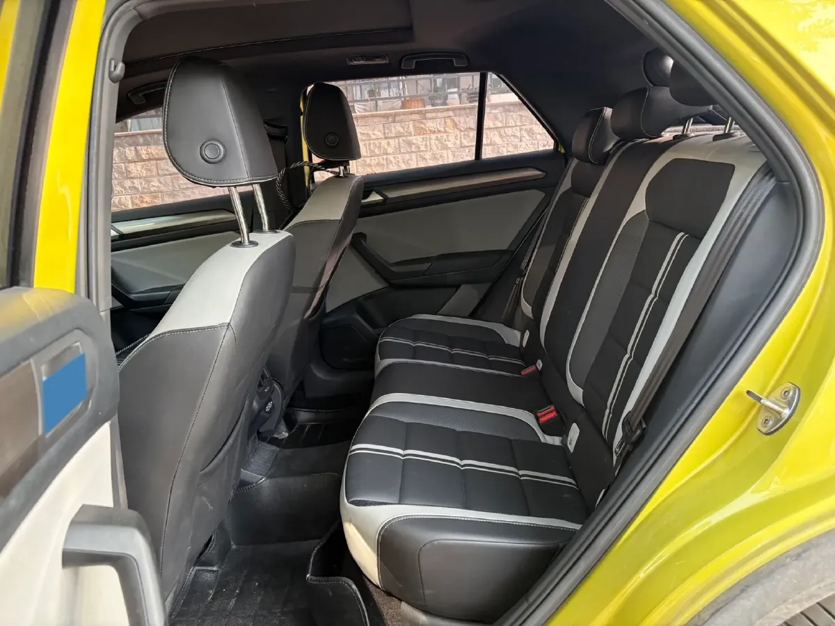 2023 Volkswagen T-Roc 1.5T 160HP L4 7DCT,autocango,china used car exporter,china ev exporter,chinese used car exporter,chinese used ev exporter