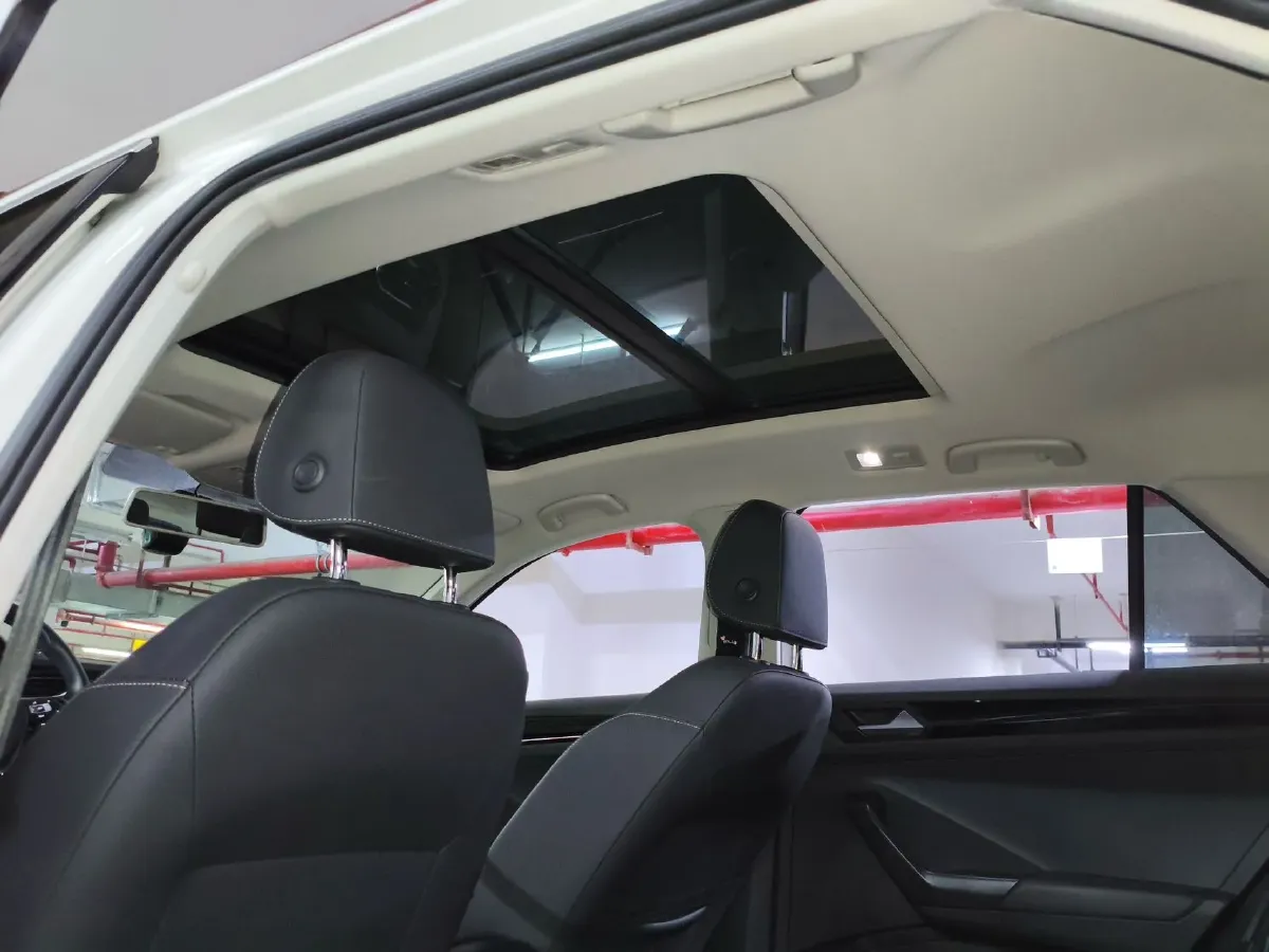 2021 Volkswagen T-Roc 1.4T 150HP L4 7DCT,autocango,china used car exporter,china ev exporter,chinese used car exporter,chinese used ev exporter