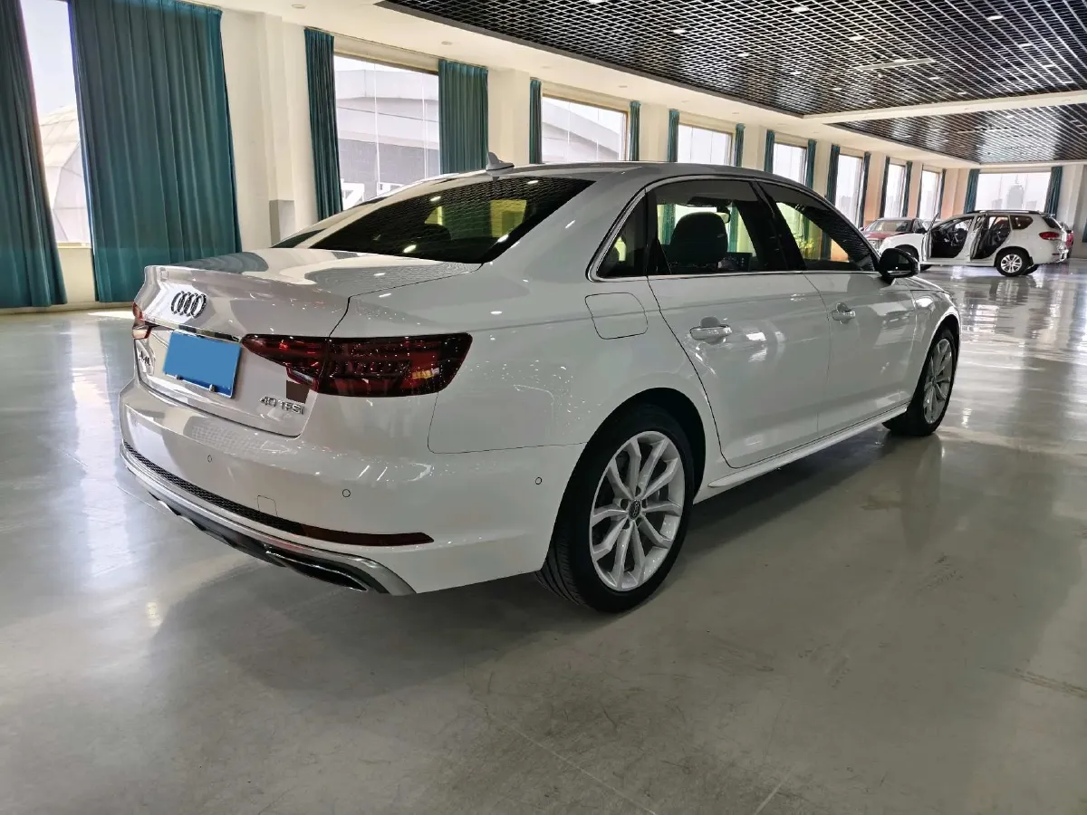 2019 Audi A4L 2.0T 190HP L4 7DCT,autocango,china used car exporter,china ev exporter,chinese used car exporter,chinese used ev exporter