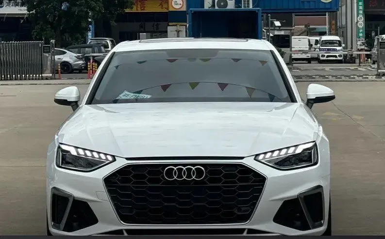 2023 Audi A4L 2.0T 190HP L4 7DCT,autocango,china used car exporter,china ev exporter,chinese used car exporter,chinese used ev exporter