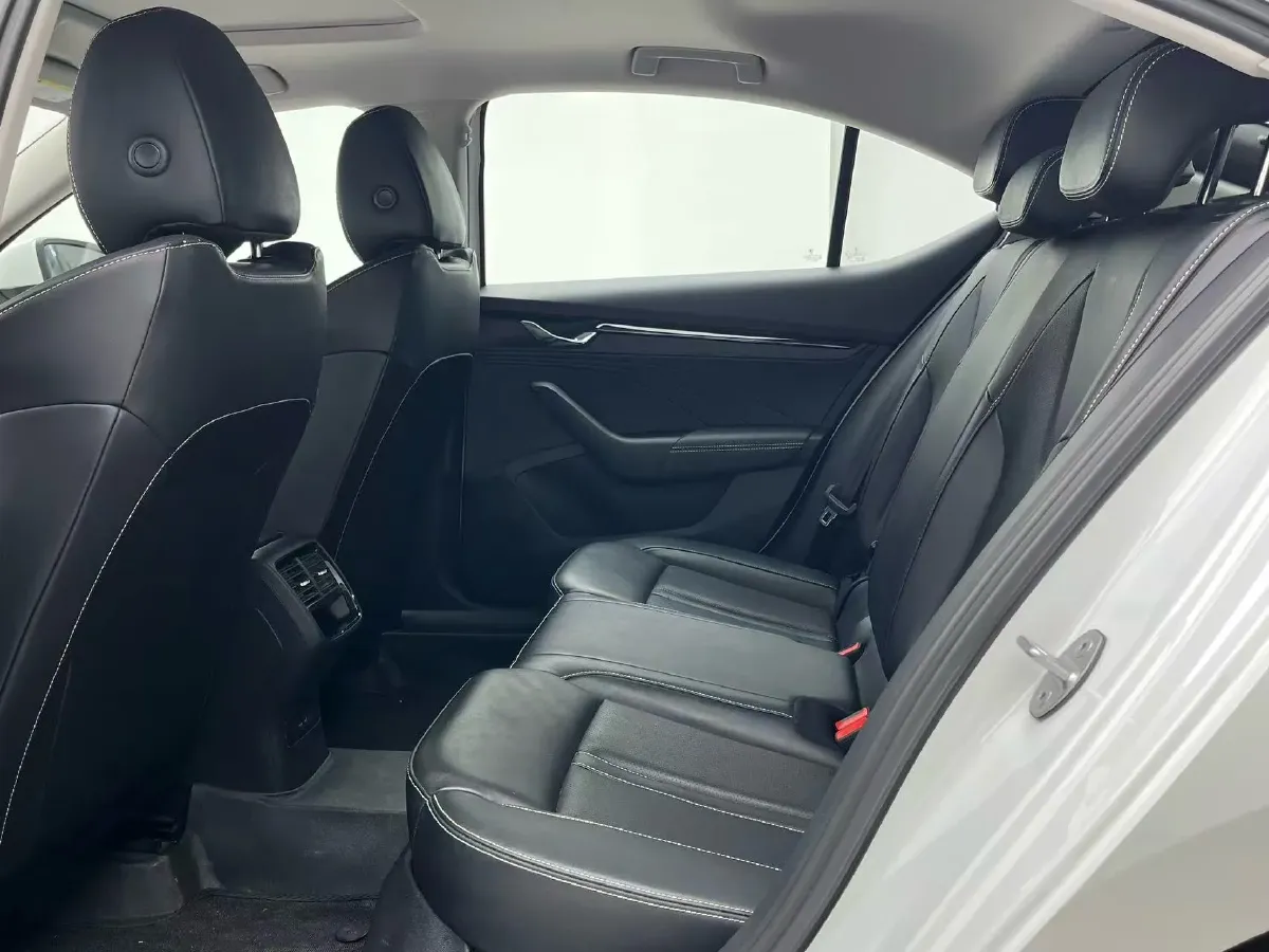 2023 Skoda Octavia 1.4T 150HP L4 7DCT,autocango,china used car exporter,china ev exporter,chinese used car exporter,chinese used ev exporter