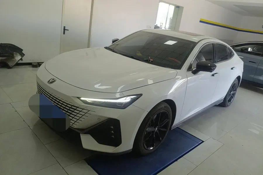 2023 ChangAn UNI-V iDD 1.5T 170HP L4 6TCT PHEV 18.4KWH,autocango,china used car exporter,china ev exporter,chinese used car exporter,chinese used ev exporter