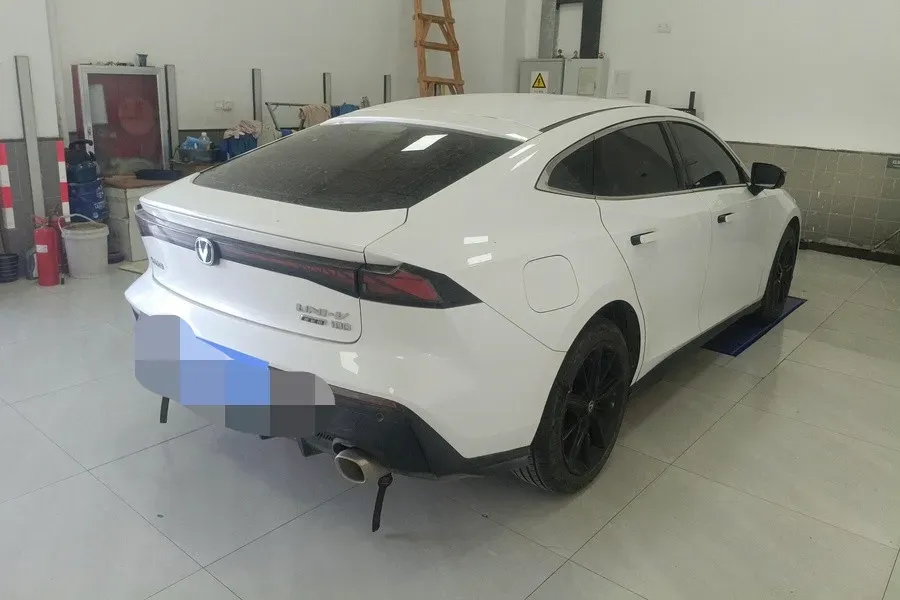 2023 ChangAn UNI-V iDD 1.5T 170HP L4 6TCT PHEV 18.4KWH,autocango,china used car exporter,china ev exporter,chinese used car exporter,chinese used ev exporter