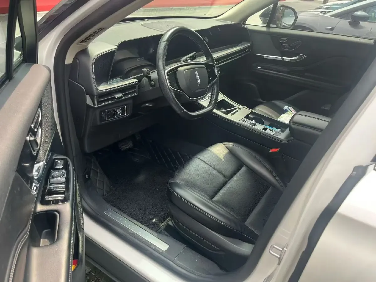 2023 Lincoln Corsair 2.0T 261HP L4 8AT,autocango,china used car exporter,china ev exporter,chinese used car exporter,chinese used ev exporter