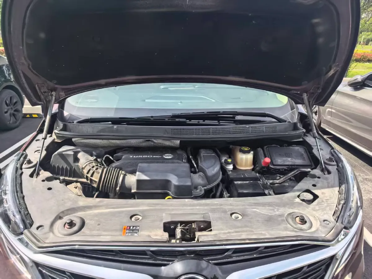 2022 Buick GL8 2.0T 237HP L4 9AT,autocango,china used car exporter,china ev exporter,chinese used car exporter,chinese used ev exporter