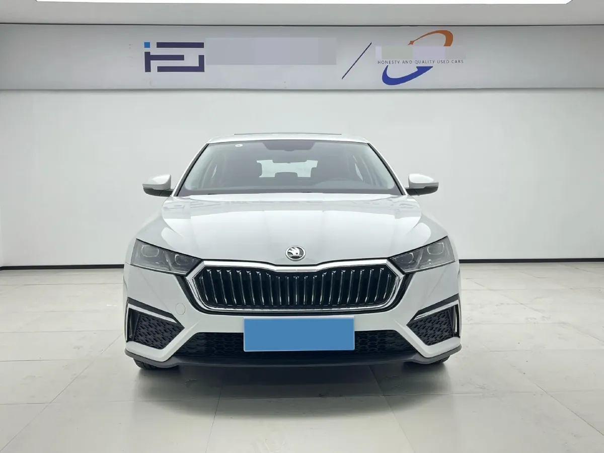 2023 Skoda Octavia 1.4T 150HP L4 7DCT,autocango,china used car exporter,china ev exporter,chinese used car exporter,chinese used ev exporter