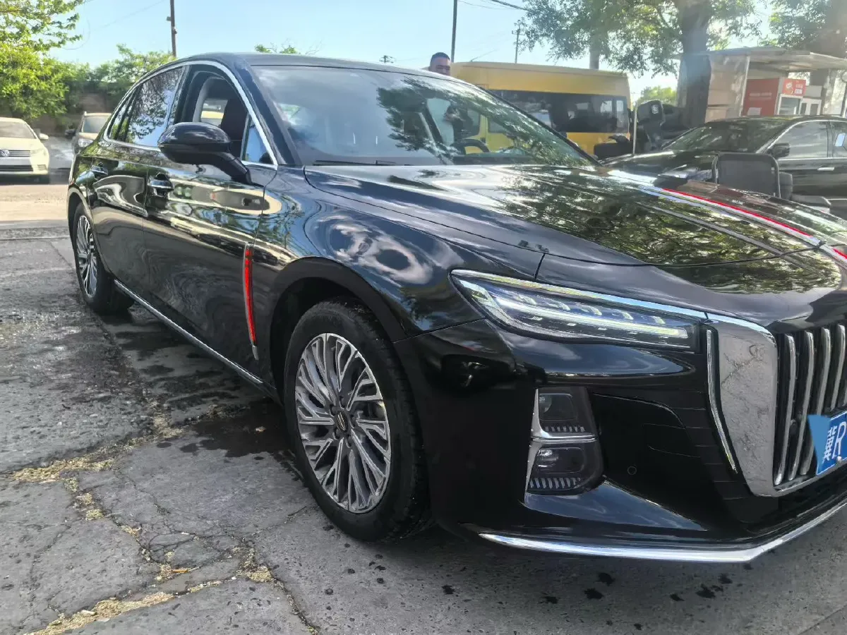 2023 HongQi H5 2.0T 224HP L4 8AT,autocango,china used car exporter,china ev exporter,chinese used car exporter,chinese used ev exporter