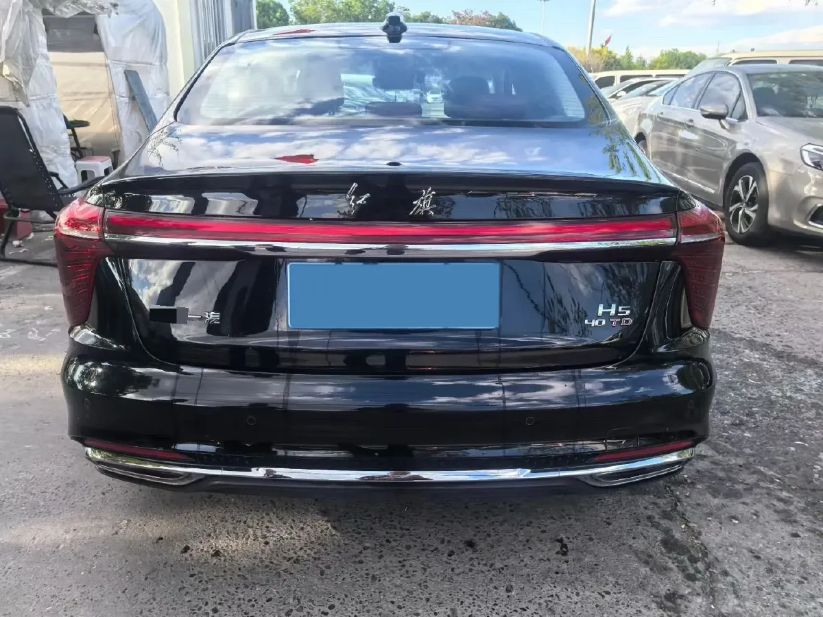 2023 HongQi H5 2.0T 224HP L4 8AT,autocango,china used car exporter,china ev exporter,chinese used car exporter,chinese used ev exporter
