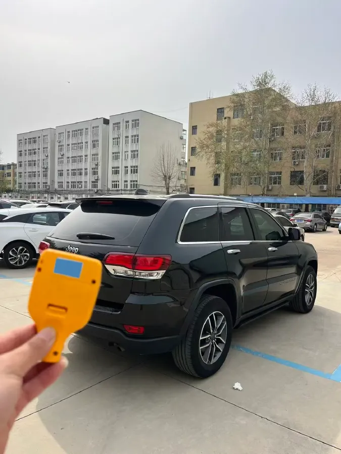 2020 Jeep Grand Cherokee 3.0L 234HP V6 8AT,autocango,china used car exporter,china ev exporter,chinese used car exporter,chinese used ev exporter