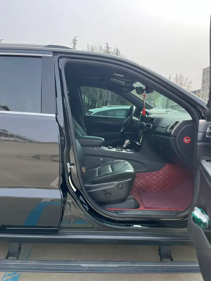 2020 Jeep Grand Cherokee 3.0L 234HP V6 8AT,autocango,china used car exporter,china ev exporter,chinese used car exporter,chinese used ev exporter