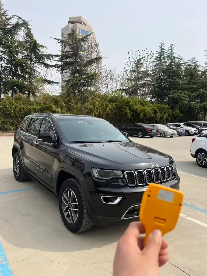 2020 Jeep Grand Cherokee 3.0L 234HP V6 8AT,autocango,china used car exporter,china ev exporter,chinese used car exporter,chinese used ev exporter