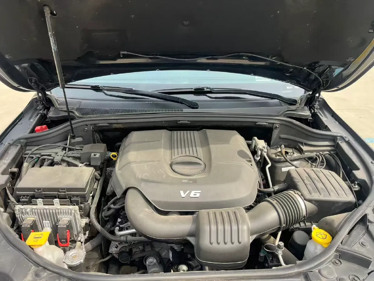 2020 Jeep Grand Cherokee 3.0L 234HP V6 8AT,autocango,china used car exporter,china ev exporter,chinese used car exporter,chinese used ev exporter
