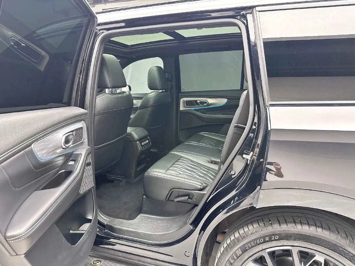 2022 GAC Trumpchi GS8 2.0T 252HP L4 8AT,autocango,china used car exporter,china ev exporter,chinese used car exporter,chinese used ev exporter