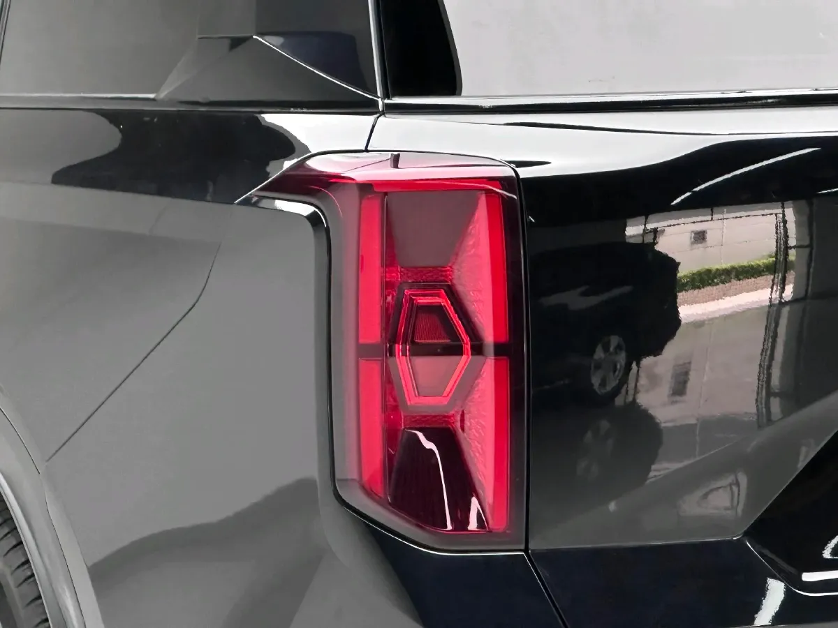 2022 GAC Trumpchi GS8 2.0T 252HP L4 8AT,autocango,china used car exporter,china ev exporter,chinese used car exporter,chinese used ev exporter