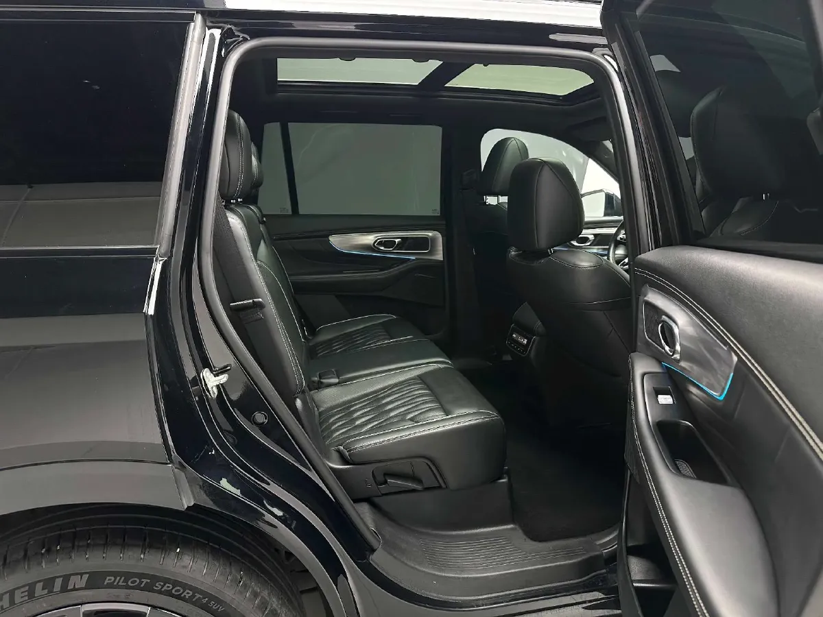 2022 GAC Trumpchi GS8 2.0T 252HP L4 8AT,autocango,china used car exporter,china ev exporter,chinese used car exporter,chinese used ev exporter