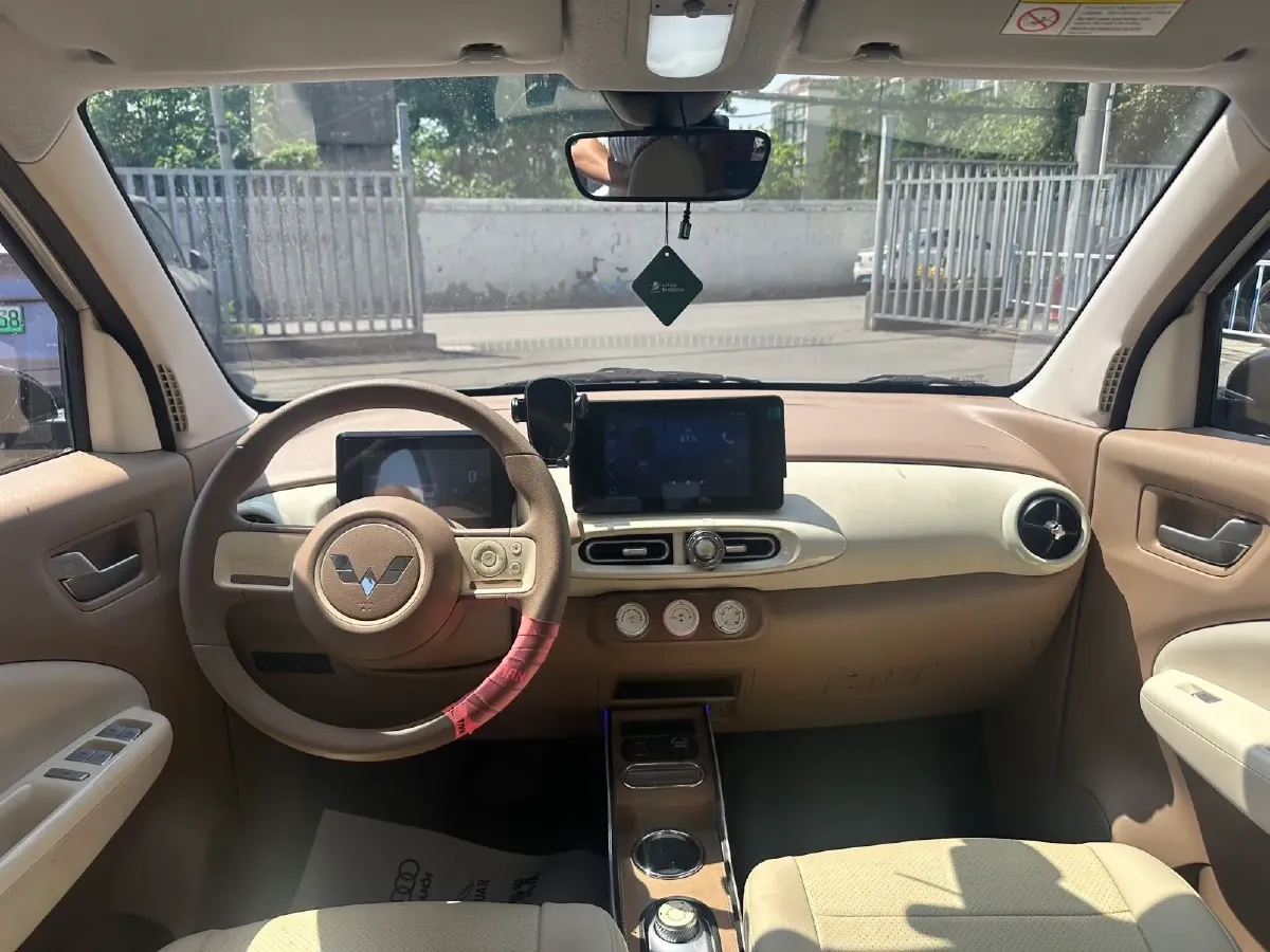 2025 WuLing HongGuang MINI EV BEV 16.2KWH,autocango,china used car exporter,china ev exporter,chinese used car exporter,chinese used ev exporter