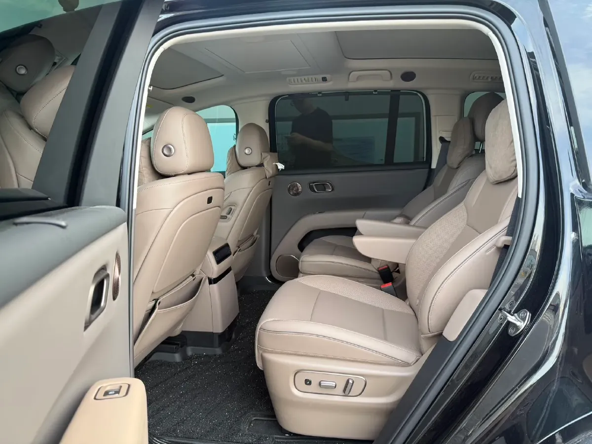 2025 Li i8 BEV,autocango,china used car exporter,china ev exporter,chinese used car exporter,chinese used ev exporter