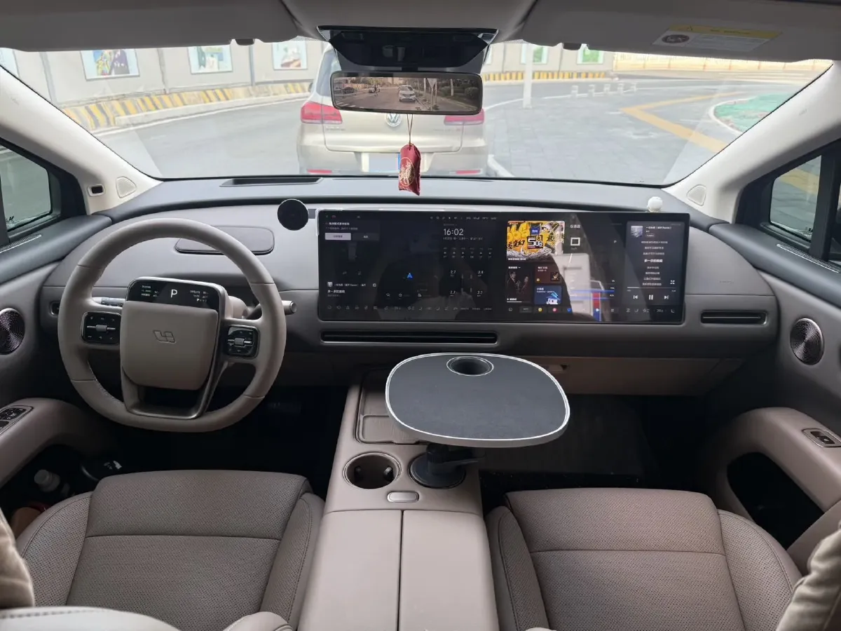 2025 Li i8 BEV,autocango,china used car exporter,china ev exporter,chinese used car exporter,chinese used ev exporter