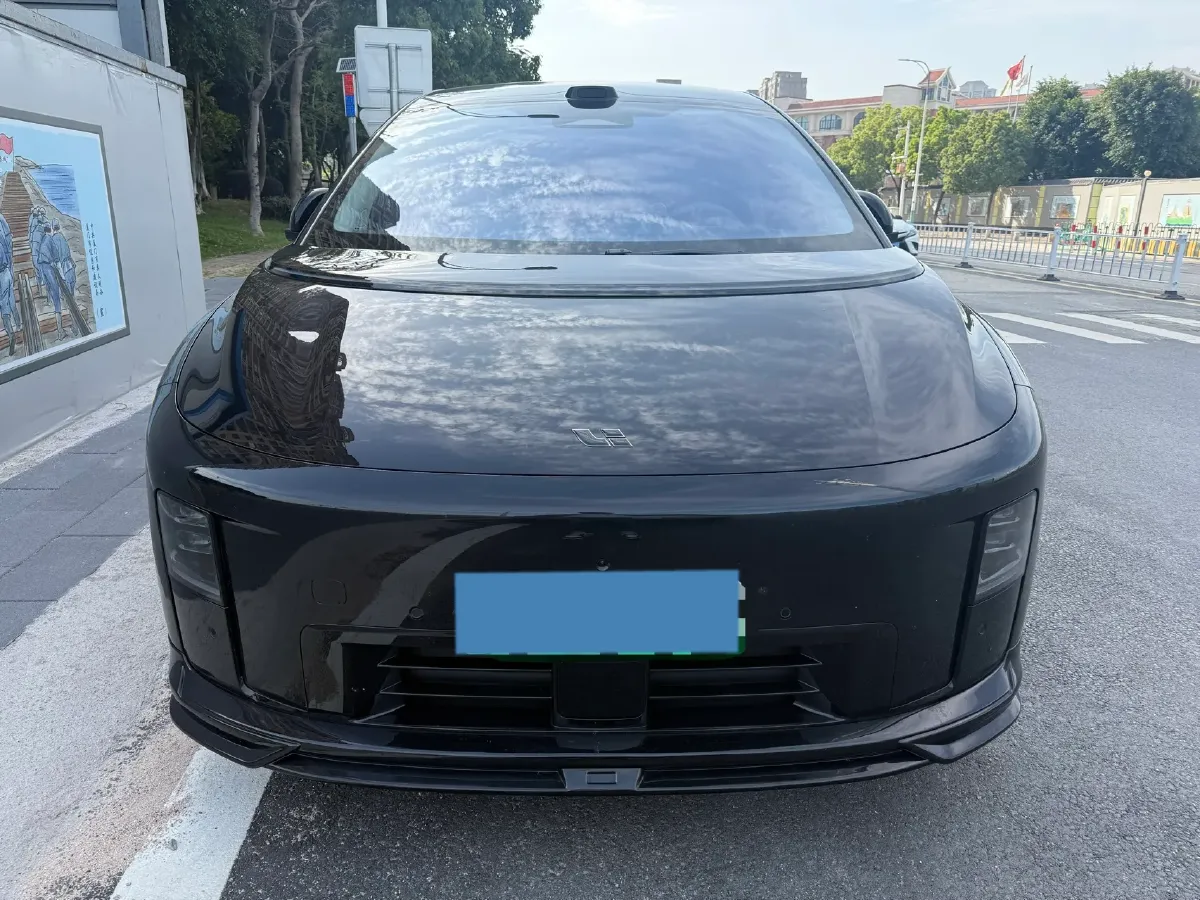 2025 Li i8 BEV,autocango,china used car exporter,china ev exporter,chinese used car exporter,chinese used ev exporter