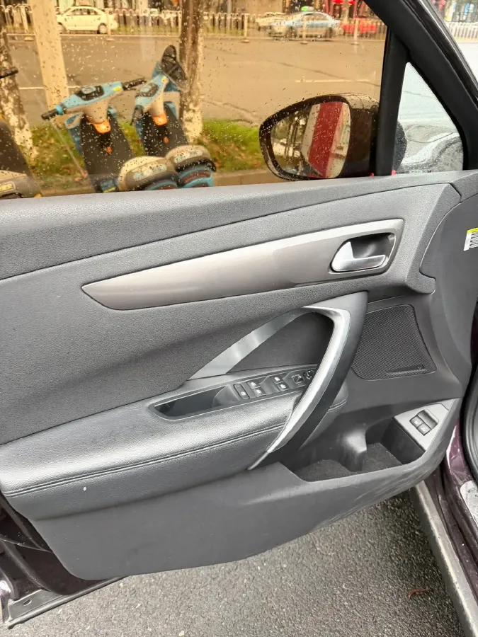 2014 DS 6 1.6T 167HP L4 6AT,autocango,china used car exporter,china ev exporter,chinese used car exporter,chinese used ev exporter