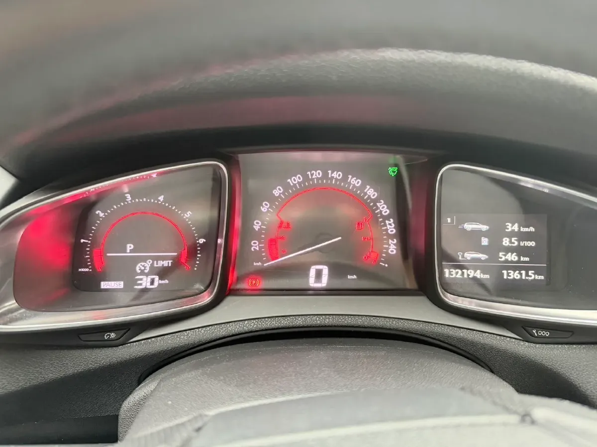 2014 DS 6 1.6T 167HP L4 6AT,autocango,china used car exporter,china ev exporter,chinese used car exporter,chinese used ev exporter