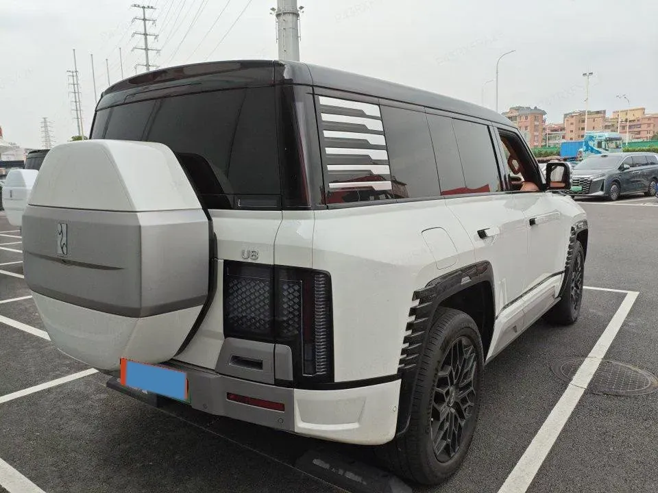 2023 YangWang U8 2.0T 272HP L4 REEV 49.05KWH,autocango,china used car exporter,china ev exporter,chinese used car exporter,chinese used ev exporter