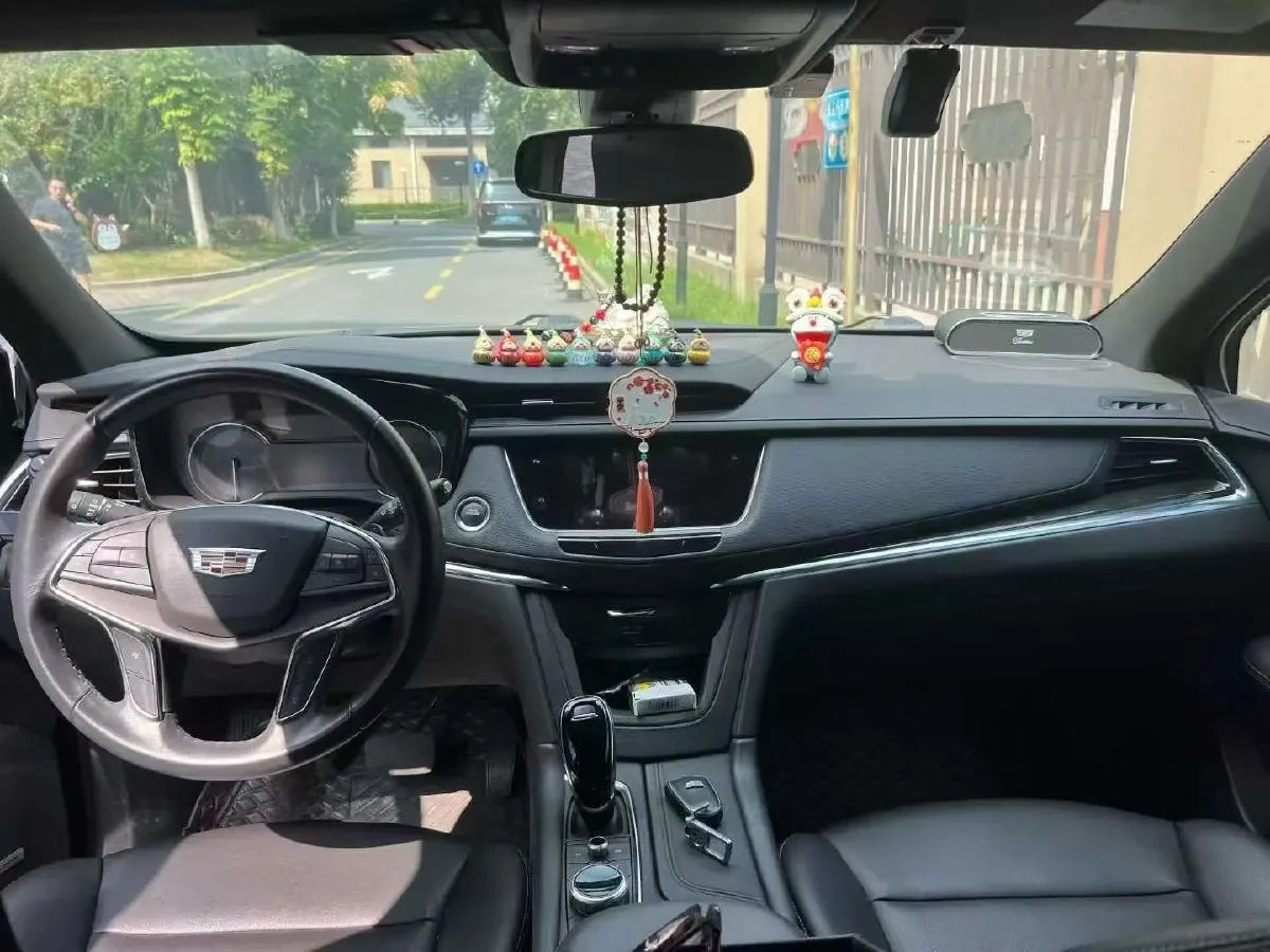 2021 Cadillac XT5 2.0T 237HP L4 9AT,autocango,china used car exporter,china ev exporter,chinese used car exporter,chinese used ev exporter