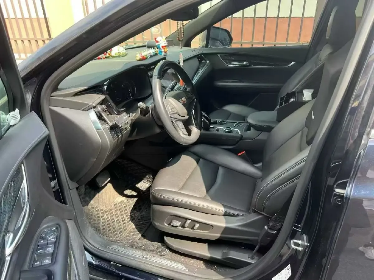 2021 Cadillac XT5 2.0T 237HP L4 9AT,autocango,china used car exporter,china ev exporter,chinese used car exporter,chinese used ev exporter