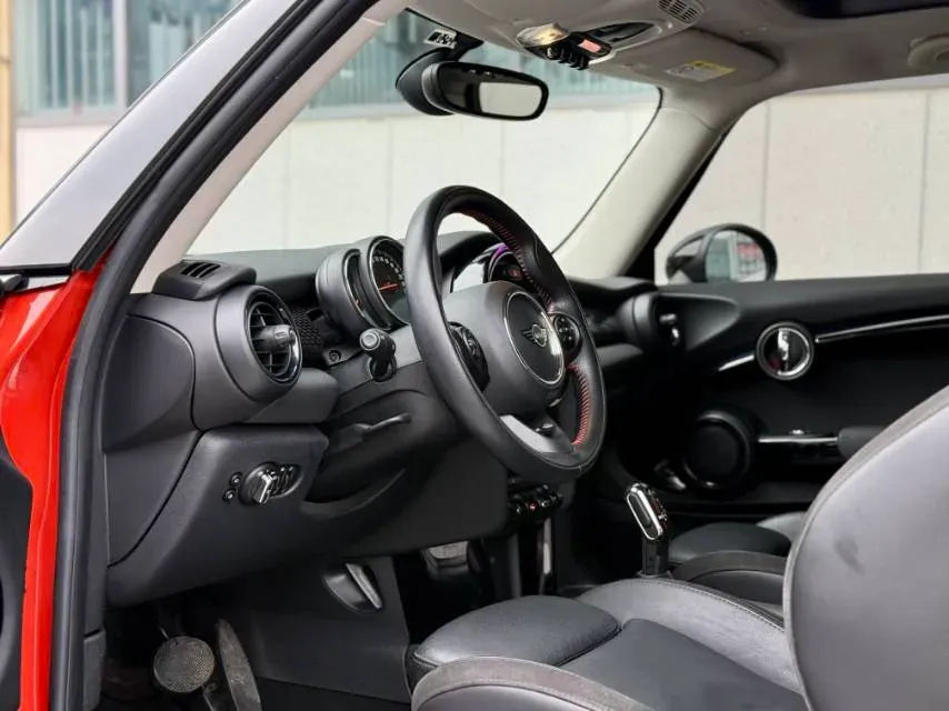 2018 MINI MINI 2.0T 192HP L4 7DCT,autocango,china used car exporter,china ev exporter,chinese used car exporter,chinese used ev exporter