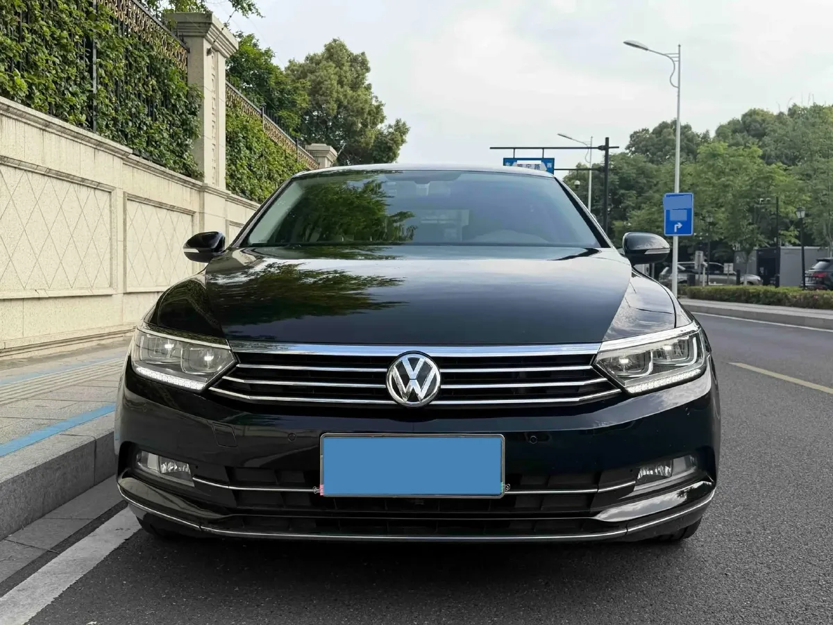 2019 Volkswagen Magotan 2.0T 186HP L4 7DCT,autocango,china used car exporter,china ev exporter,chinese used car exporter,chinese used ev exporter