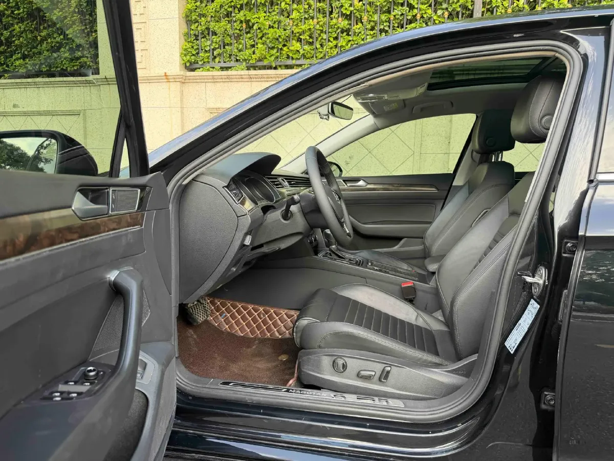 2019 Volkswagen Magotan 2.0T 186HP L4 7DCT,autocango,china used car exporter,china ev exporter,chinese used car exporter,chinese used ev exporter