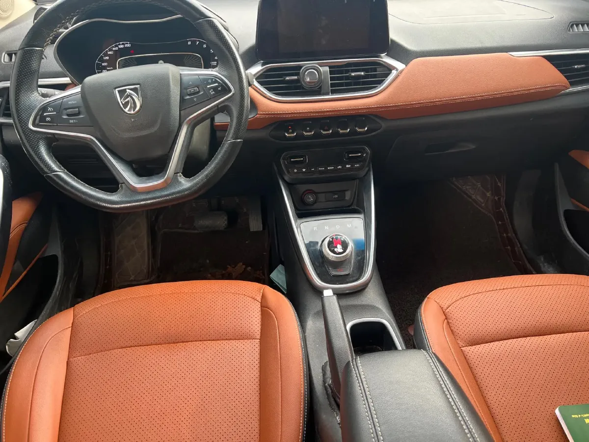 2017 HaiMa S5 Young Edition 1.6L 122HP L4 5MT,autocango,china used car exporter,china ev exporter,chinese used car exporter,chinese used ev exporter