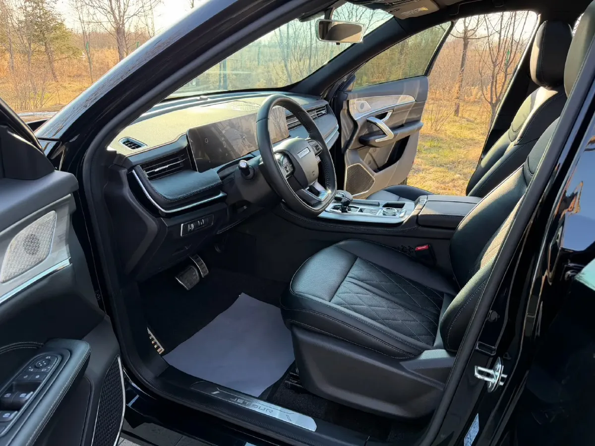 2023 Jetour X70 Plus 1.5T 156HP L4 6MT,autocango,china used car exporter,china ev exporter,chinese used car exporter,chinese used ev exporter