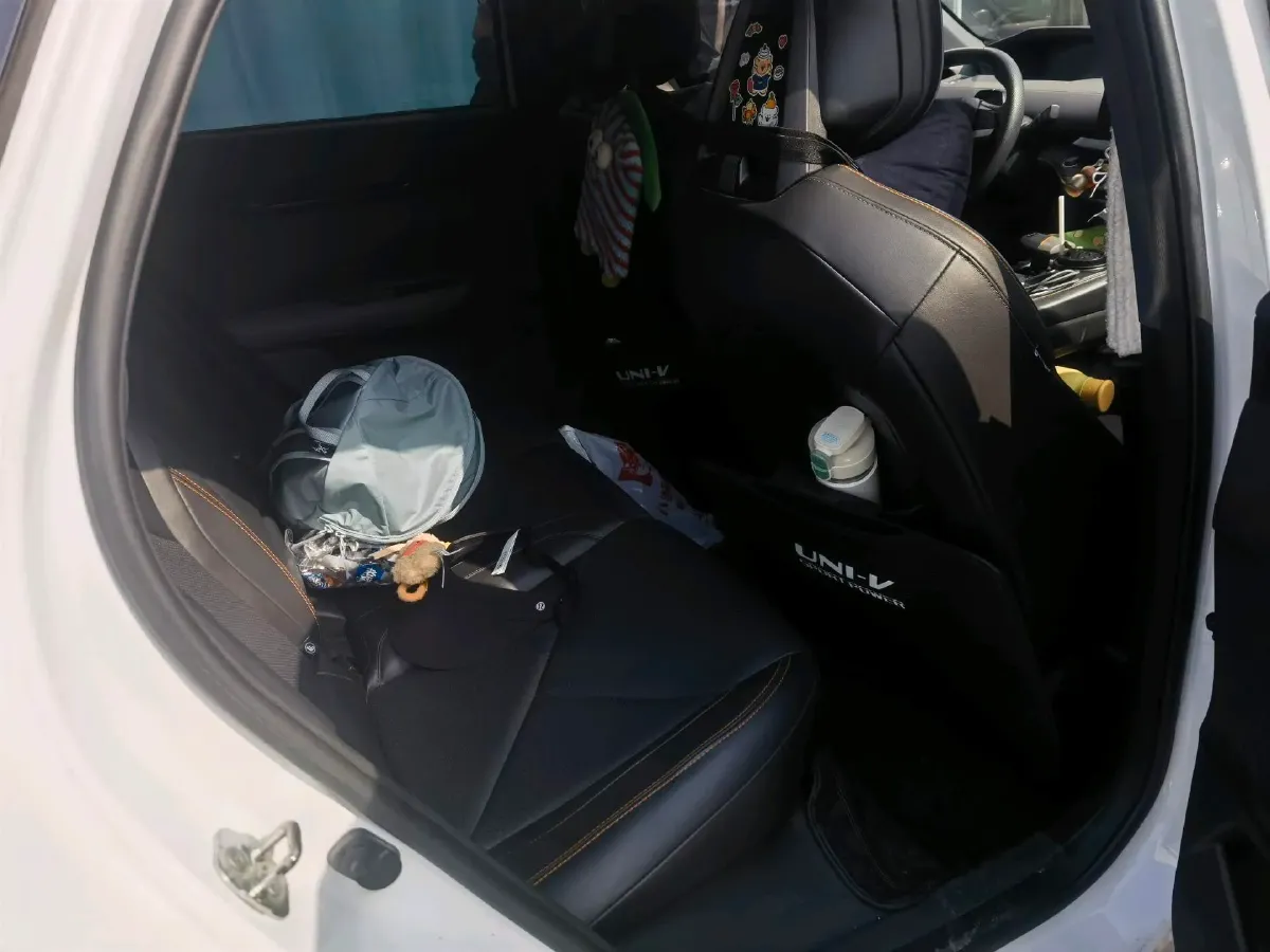 2022 ChangAn UNI-V 1.5T 188HP L4 7DCT,autocango,china used car exporter,china ev exporter,chinese used car exporter,chinese used ev exporter