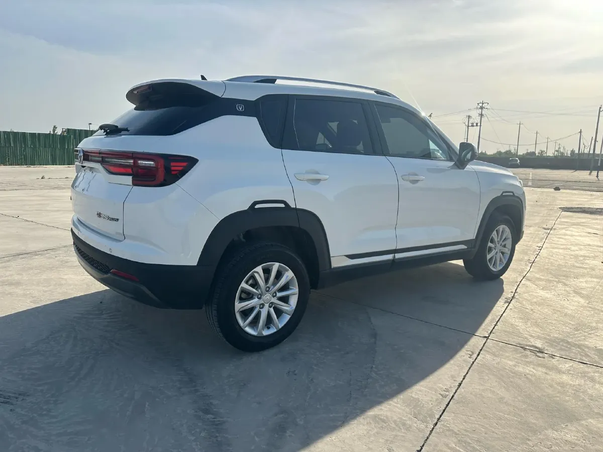 2021 ChangAn CS35 Plus 1.6L 128HP L4 5MT,autocango,china used car exporter,china ev exporter,chinese used car exporter,chinese used ev exporter