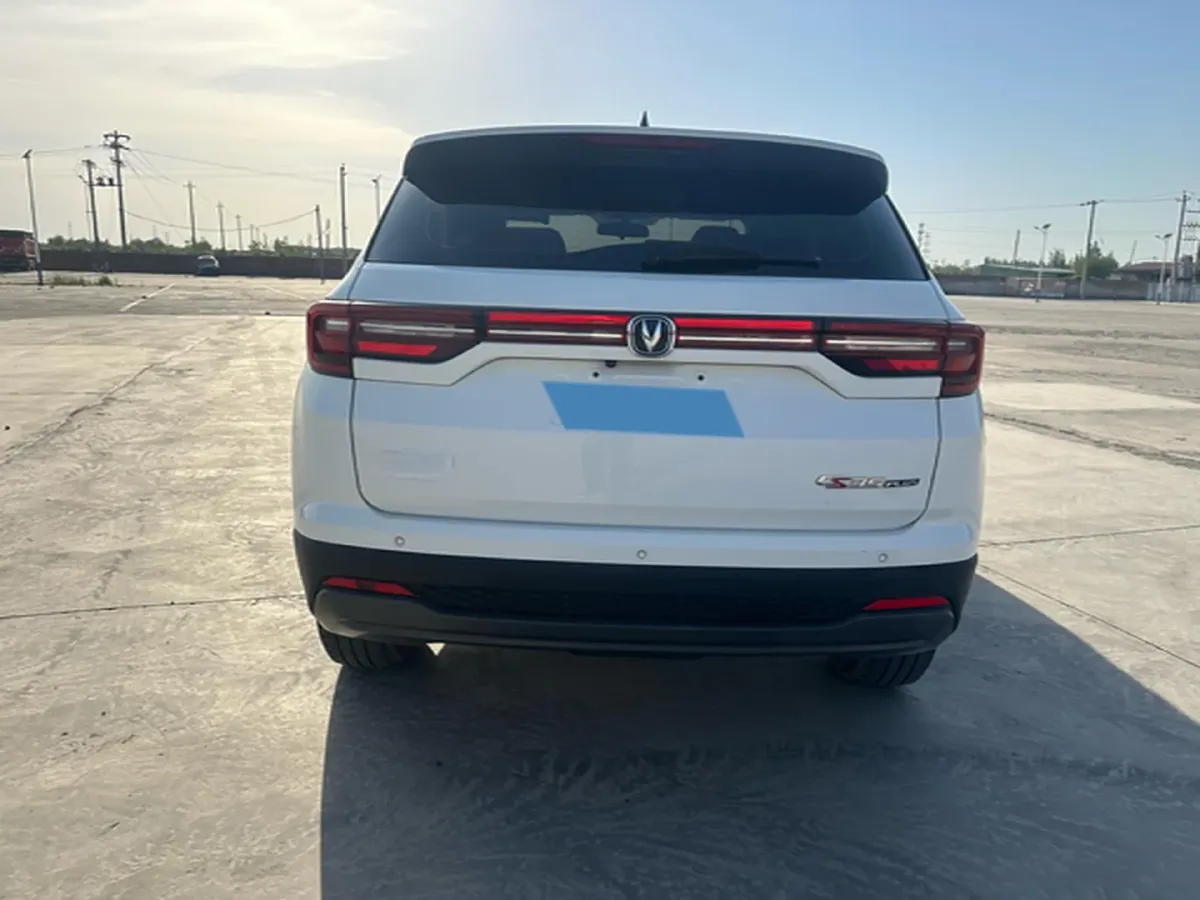 2021 ChangAn CS35 Plus 1.6L 128HP L4 5MT,autocango,china used car exporter,china ev exporter,chinese used car exporter,chinese used ev exporter