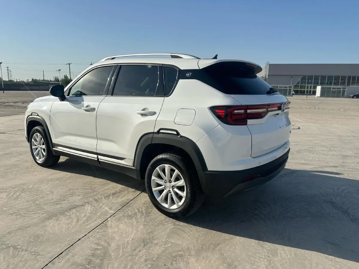 2021 ChangAn CS35 Plus 1.6L 128HP L4 5MT,autocango,china used car exporter,china ev exporter,chinese used car exporter,chinese used ev exporter