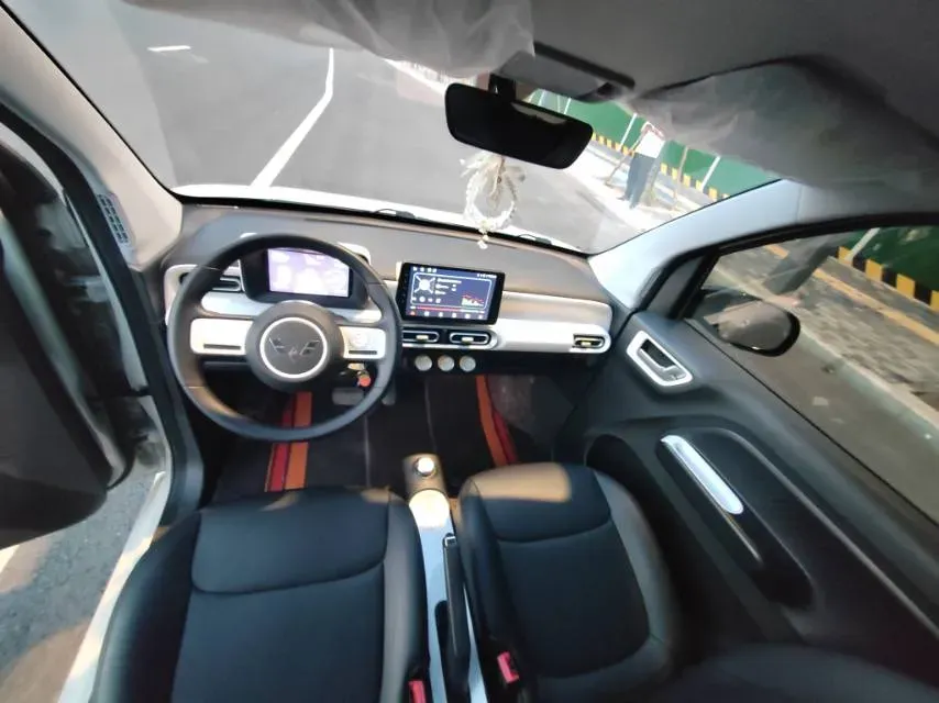 2024 WuLing HongGuang MINI EV BEV 17.3KWH,autocango,china used car exporter,china ev exporter,chinese used car exporter,chinese used ev exporter