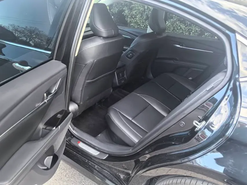 2025 Toyota Camry 2.0L 152HP L4 E-CVT Hybrid,autocango,china used car exporter,china ev exporter,chinese used car exporter,chinese used ev exporter