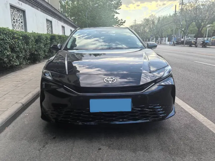 2025 Toyota Camry 2.0L 152HP L4 E-CVT Hybrid,autocango,china used car exporter,china ev exporter,chinese used car exporter,chinese used ev exporter