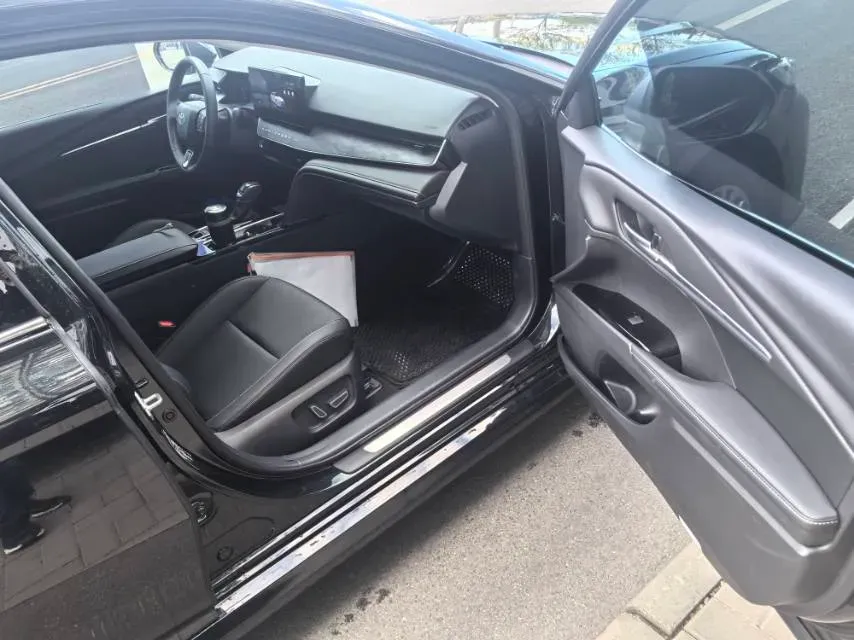 2025 Toyota Camry 2.0L 152HP L4 E-CVT Hybrid,autocango,china used car exporter,china ev exporter,chinese used car exporter,chinese used ev exporter
