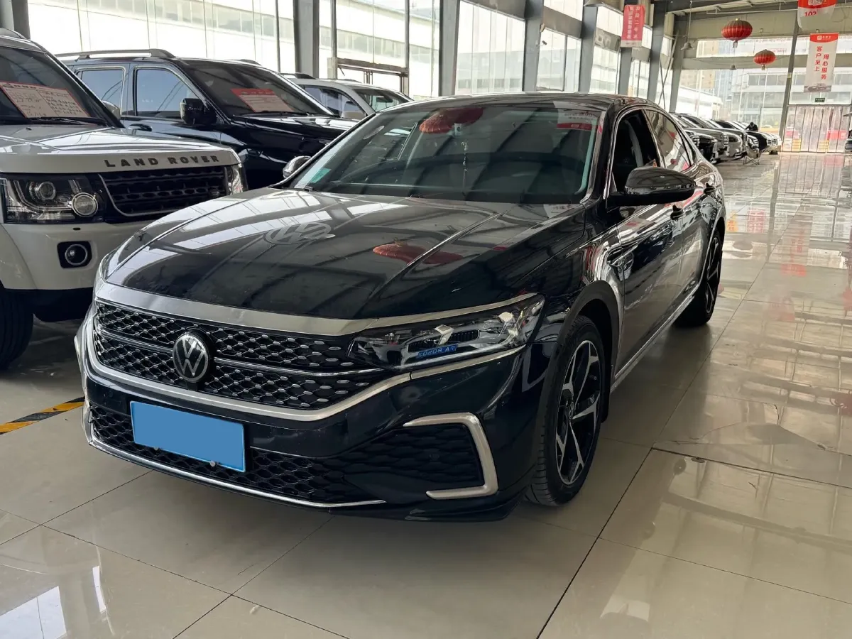 2024 Volkswagen Passat 2.0T 220HP L4 7DCT,autocango,china used car exporter,china ev exporter,chinese used car exporter,chinese used ev exporter