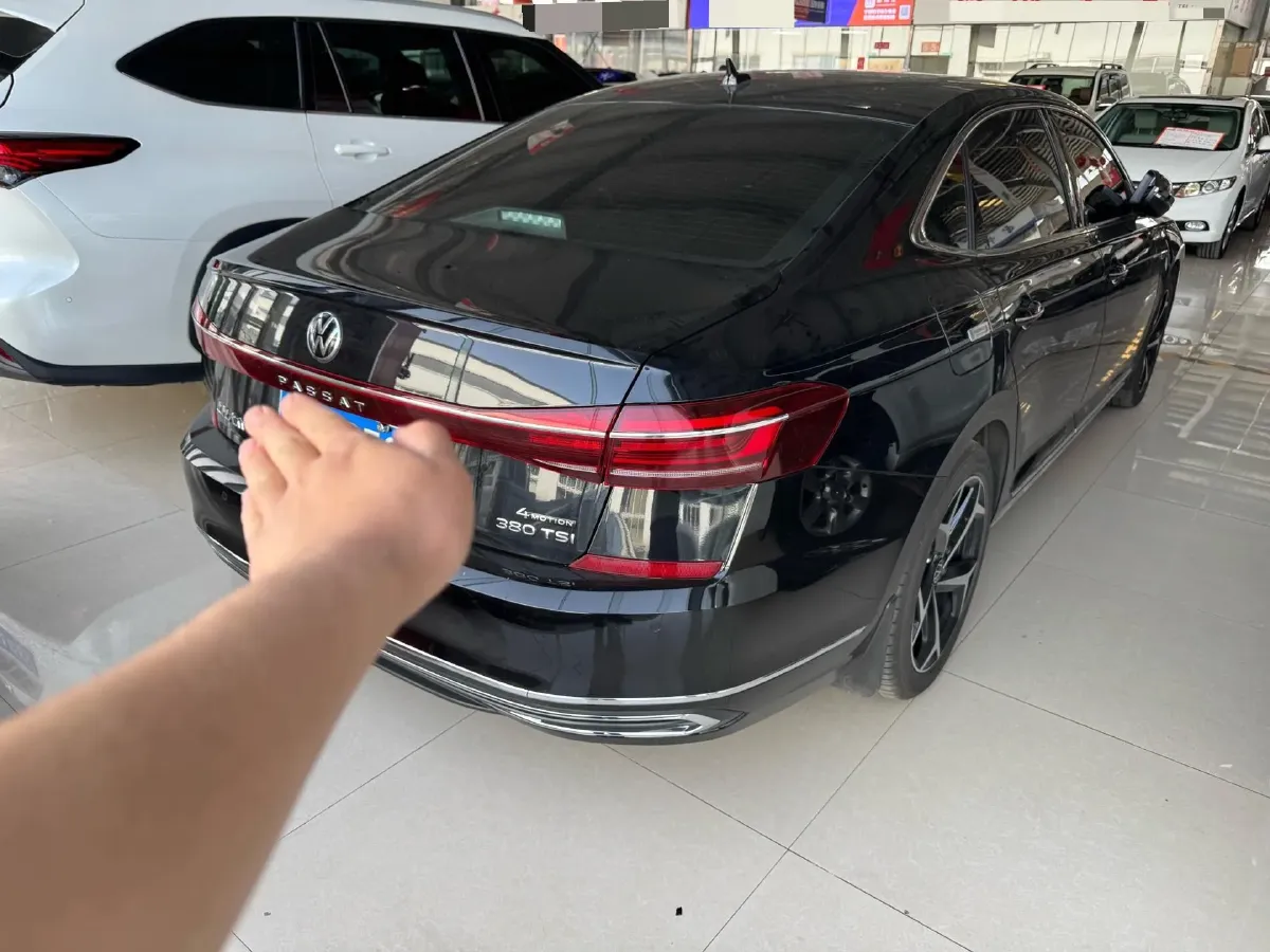 2024 Volkswagen Passat 2.0T 220HP L4 7DCT,autocango,china used car exporter,china ev exporter,chinese used car exporter,chinese used ev exporter