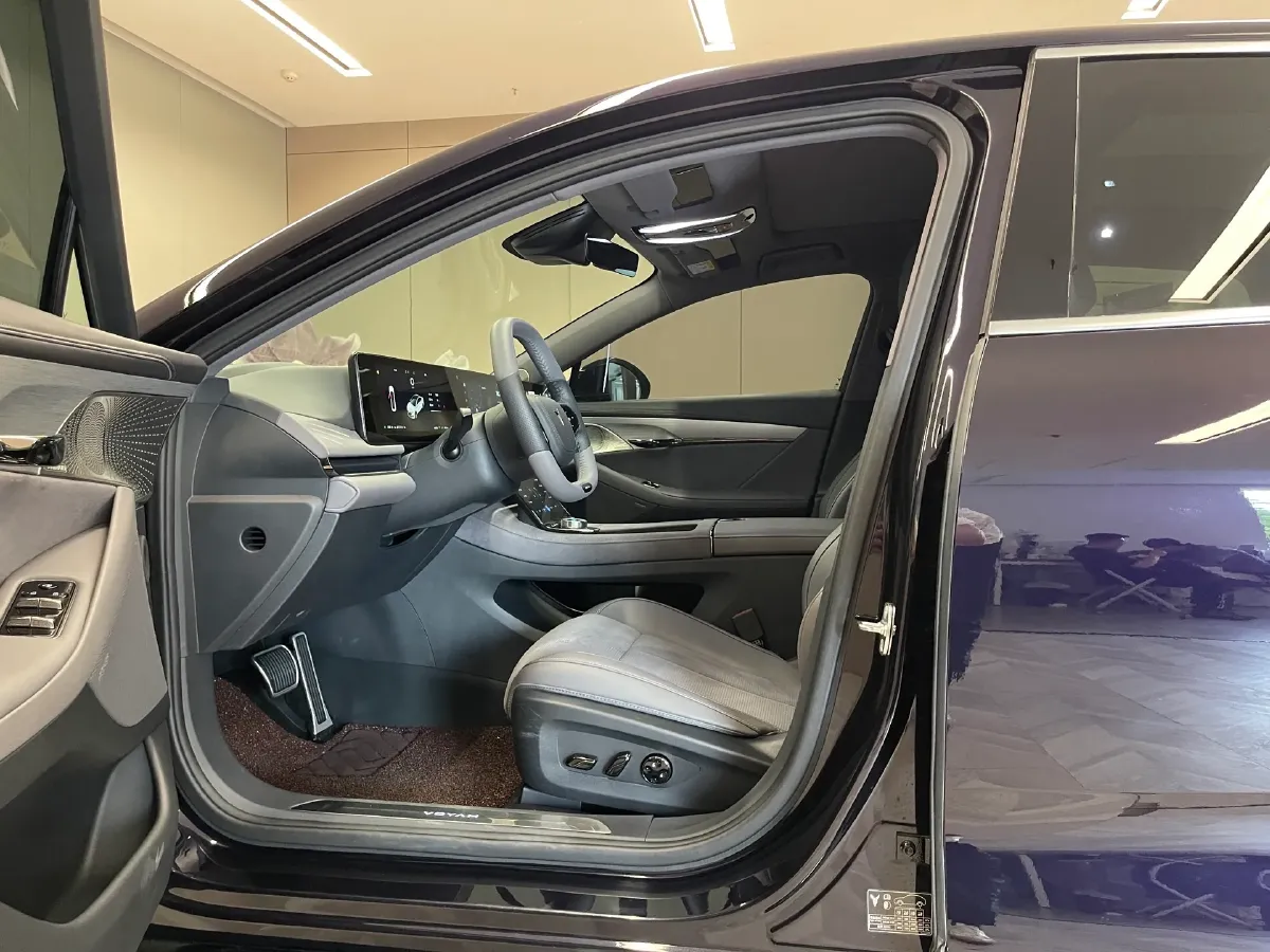 2024 Voyah ZhuiGuang 1.5T 136HP L4 PHEV 43KWH,autocango,china used car exporter,china ev exporter,chinese used car exporter,chinese used ev exporter