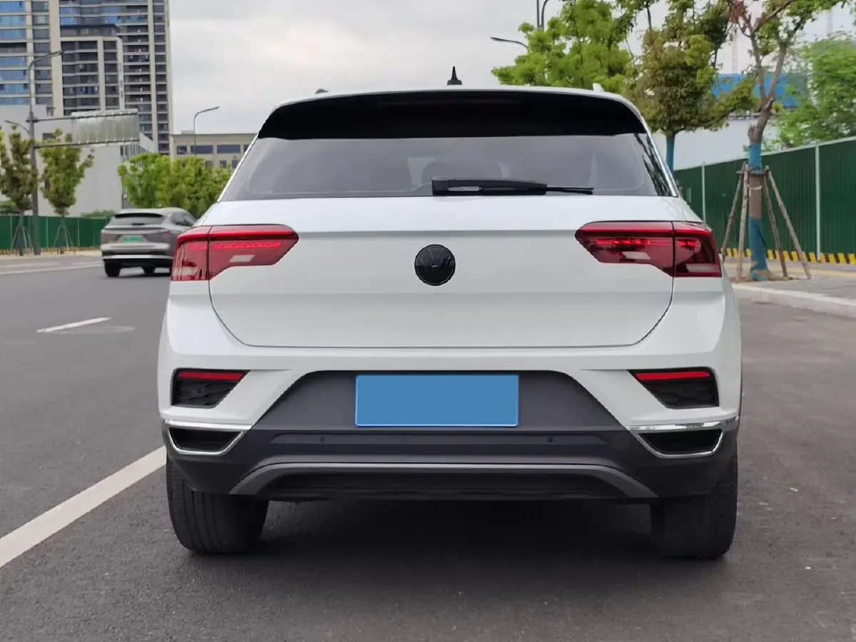 2022 Volkswagen T-Roc 1.4T 150HP L4 7DCT,autocango,china used car exporter,china ev exporter,chinese used car exporter,chinese used ev exporter