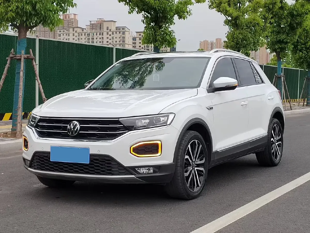 2022 Volkswagen T-Roc 1.4T 150HP L4 7DCT,autocango,china used car exporter,china ev exporter,chinese used car exporter,chinese used ev exporter