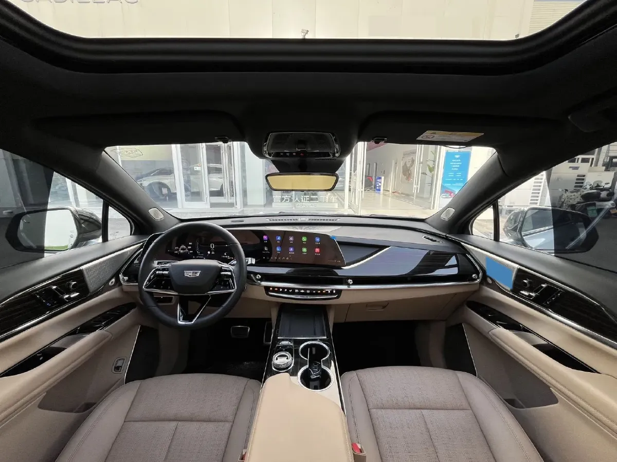 2025 Cadillac XT5 2.0T 237HP L4 9AT,autocango,china used car exporter,china ev exporter,chinese used car exporter,chinese used ev exporter