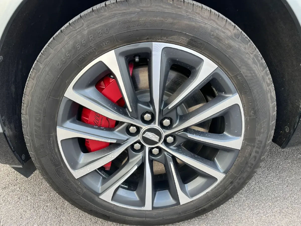 2025 Cadillac XT5 2.0T 237HP L4 9AT,autocango,china used car exporter,china ev exporter,chinese used car exporter,chinese used ev exporter